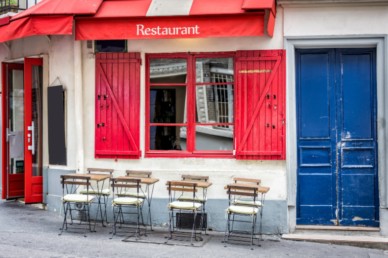 Přední francouzští kuchaři a další zástupci gastronomické branže protestují proti novému migračnímu zákonu.png Přední francouzští kuchaři a další zástupci gastronomické branže protestují proti novému migračnímu zákonu