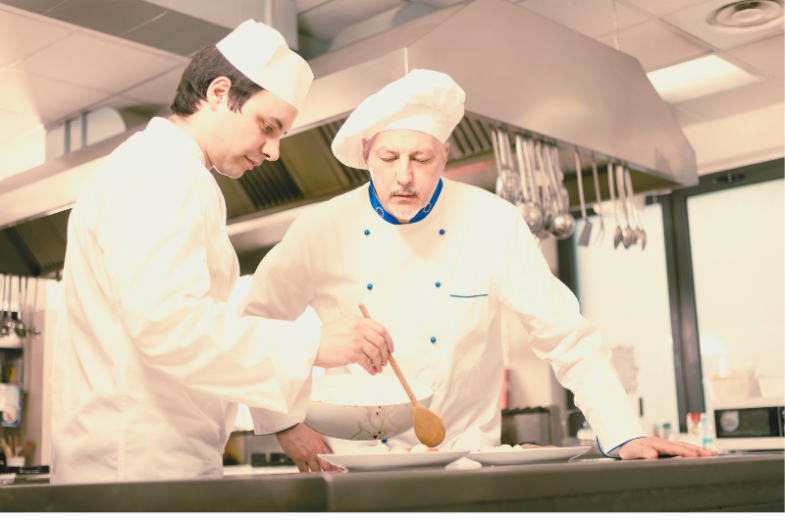 Učeň a mistr, foto Canva.png Učeň a mistr, foto Canva