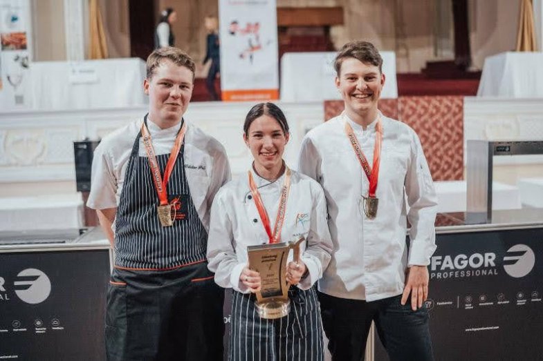 Lázeňský pohárek, nejlepší kuchaři/kuchařky 2024.jpg Lázeňský pohárek, nejlepší kuchaři/kuchařky 2024