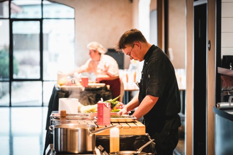 Ve finále poměřila svoje dovednosti čtveřice reprezentantů škol z Vysočiny, Písku a Tábora.jpg Ve finále poměřila svoje dovednosti čtveřice reprezentantů škol z Vysočiny, Písku a Tábora