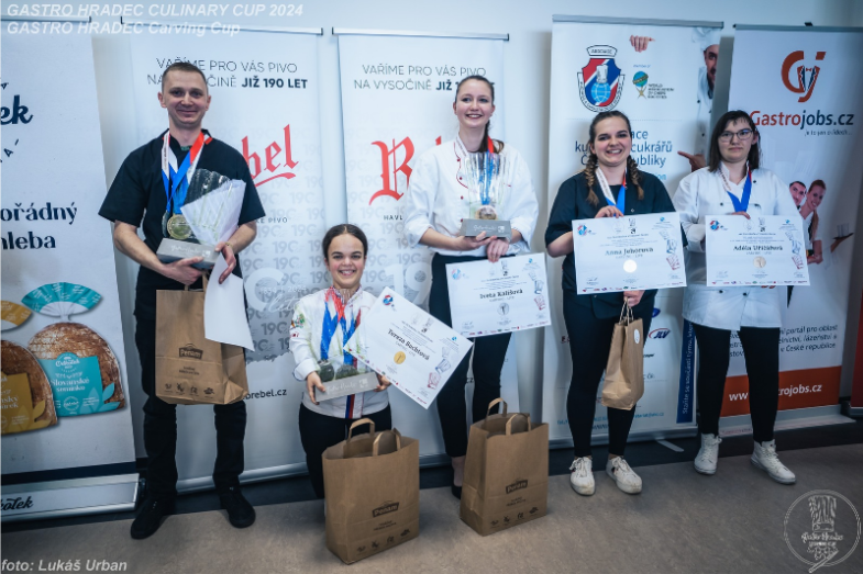 Carving byl opět atraktivní součásti Gastro Hradec Culinary Cupu.png Carving byl opět atraktivní součásti Gastro Hradec Culinary Cupu