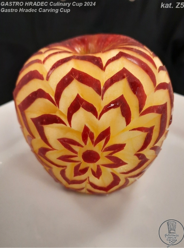 Carving byl opět atraktivní součásti Gastro Hradec Culinary Cupu.png Carving byl opět atraktivní součásti Gastro Hradec Culinary Cupu