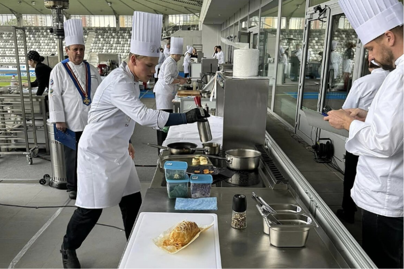 A přesně tak živé zápolení vypadalo.png A přesně tak živé zápolení vypadalo