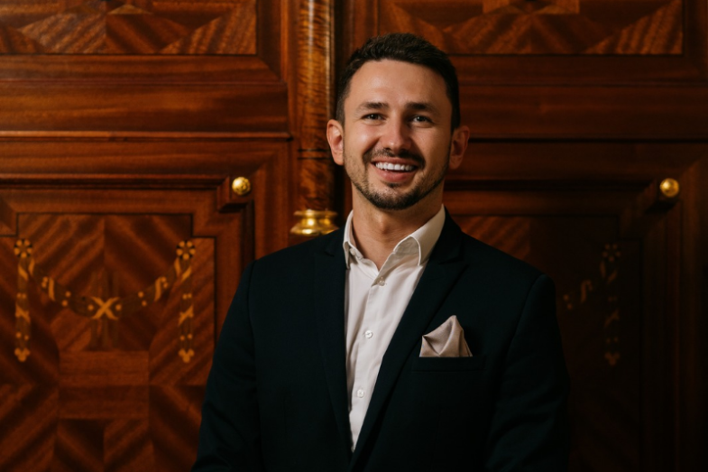 Mixolog Jan Šebek.png Mixolog Jan Šebek