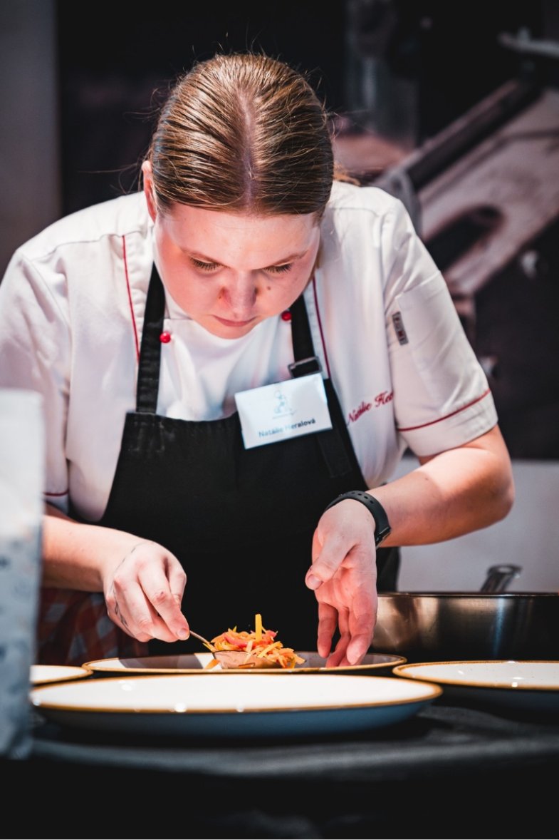 Titul "BernardChef" putuje do Karviné.png Titul "BernardChef" putuje do Karviné