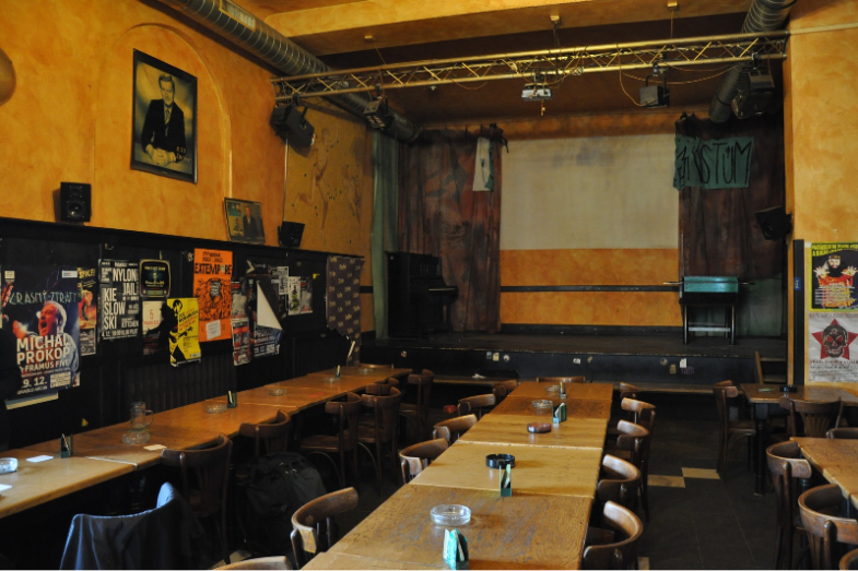 Praha-Dejvice-nádražka2013, fotografie: Ben Skála, BenFoto pod licencí GFDL.png Praha-Dejvice-nádražka2013, fotografie: Ben Skála, BenFoto pod licencí GFDL